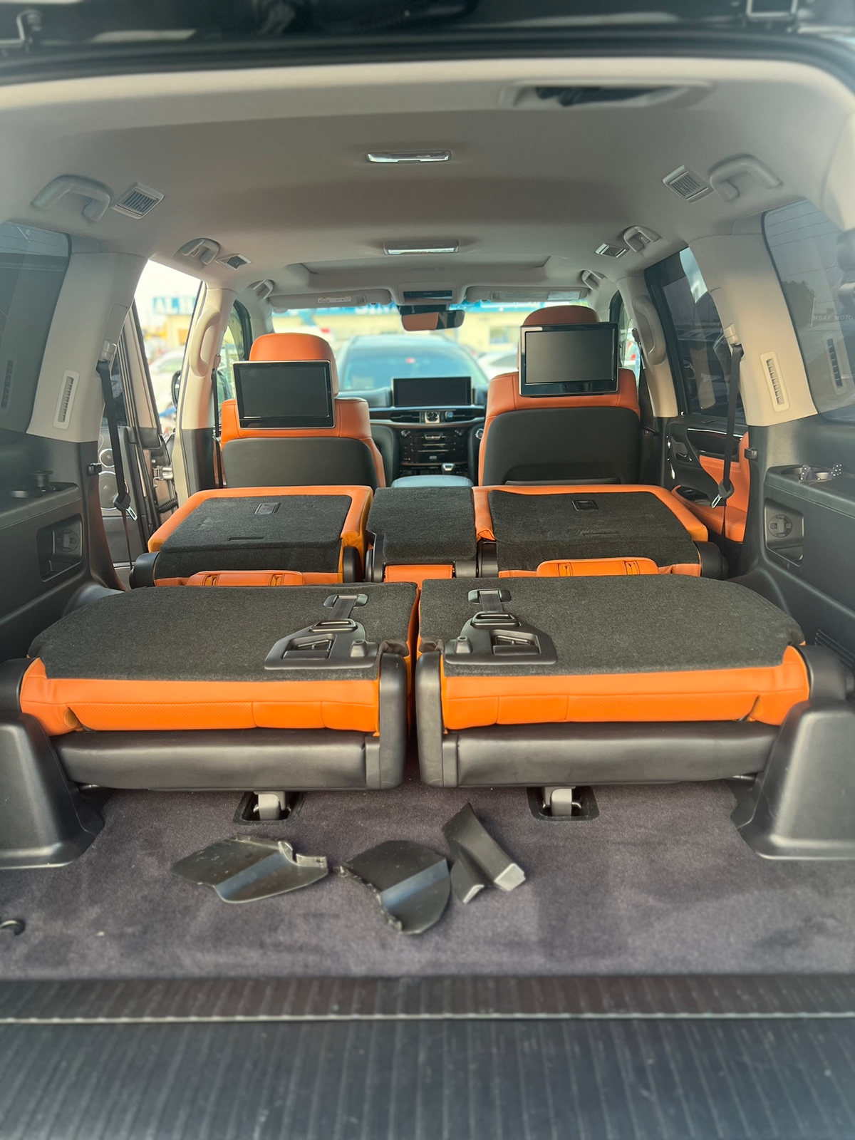 2016 LEXUS LX 570